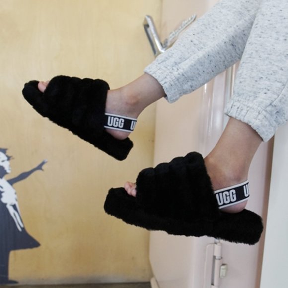 75% NEW UGG BLACK SLIDES, SIZE 7 - Picture 3 of 7